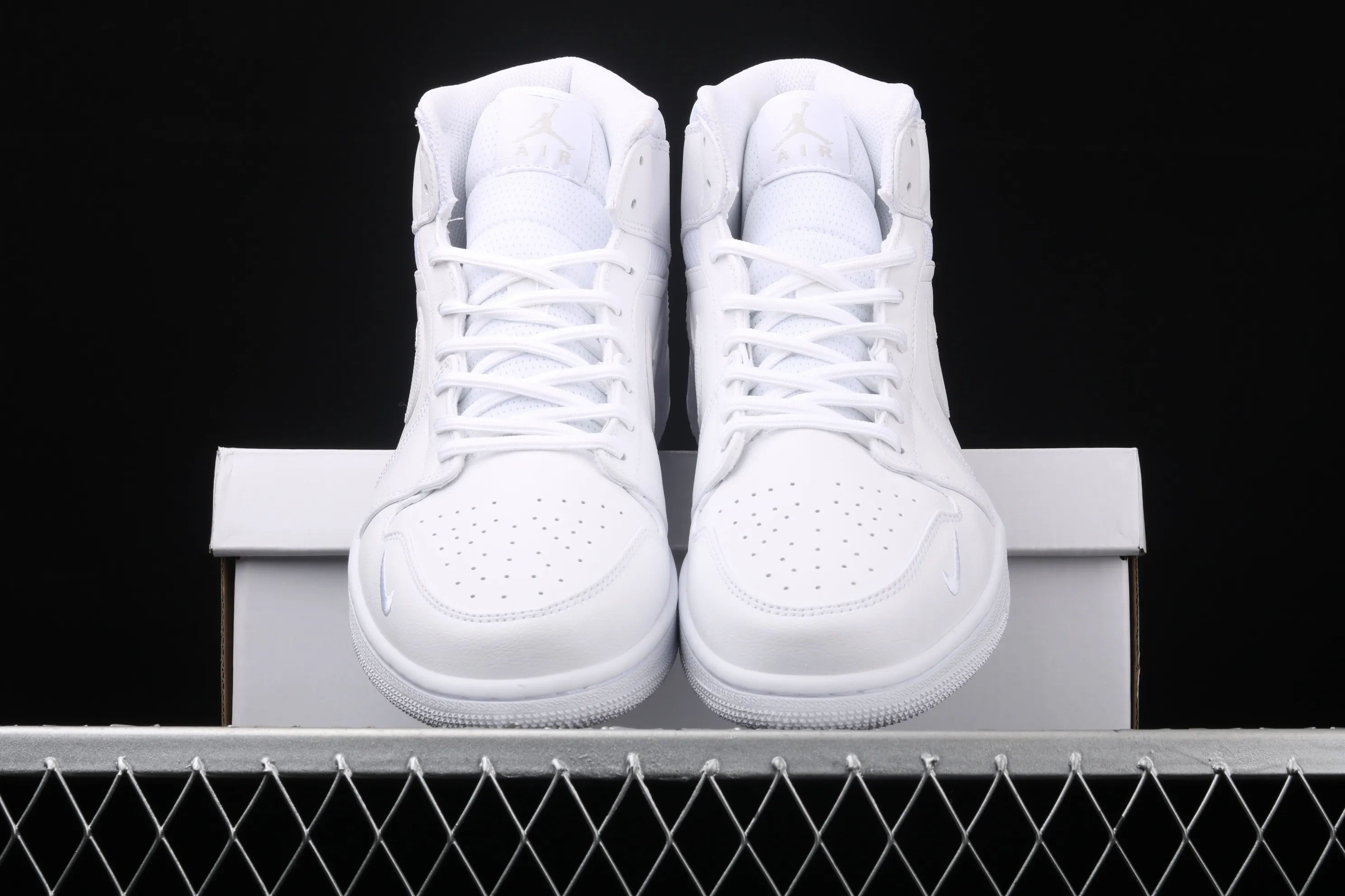 All Categories Air Jordan Jordan Series Basketball Shoes Air Jordan 1 Mid Air Jordan 1 Mid AJ1 Joe 1 China Tour 2020 Breaking Alliance CW7589-100